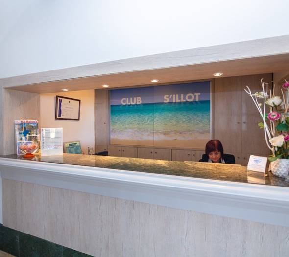 24- hour reception S'illot Hotel Majorca