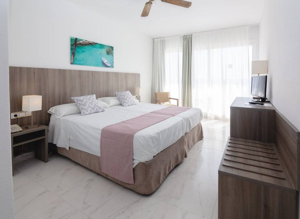 Standard double rooms S'illot Hotel Majorca